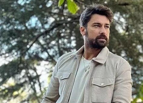 Alp Navruz aşka geldi : Yeni sevgilisi herkesi şok etti… 1